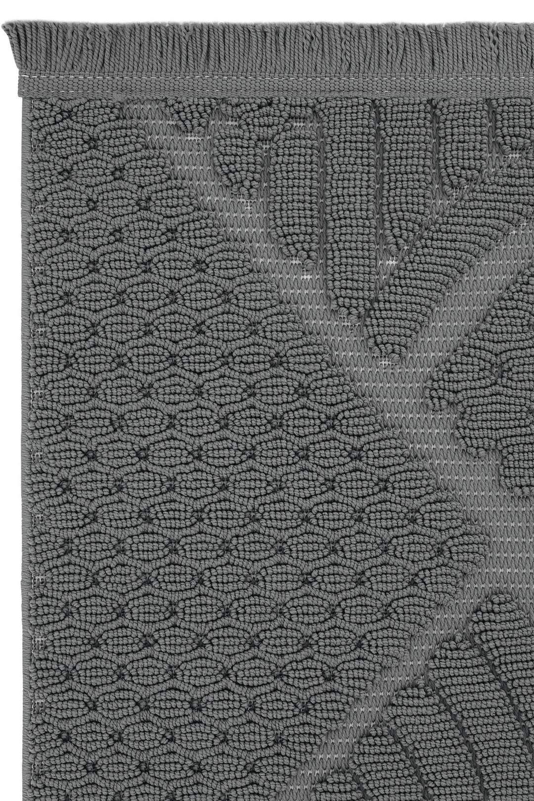 Gri renkli dokuma kumaş üzerinde kabartmalı yaprak deseni ve benzersiz doku detayları