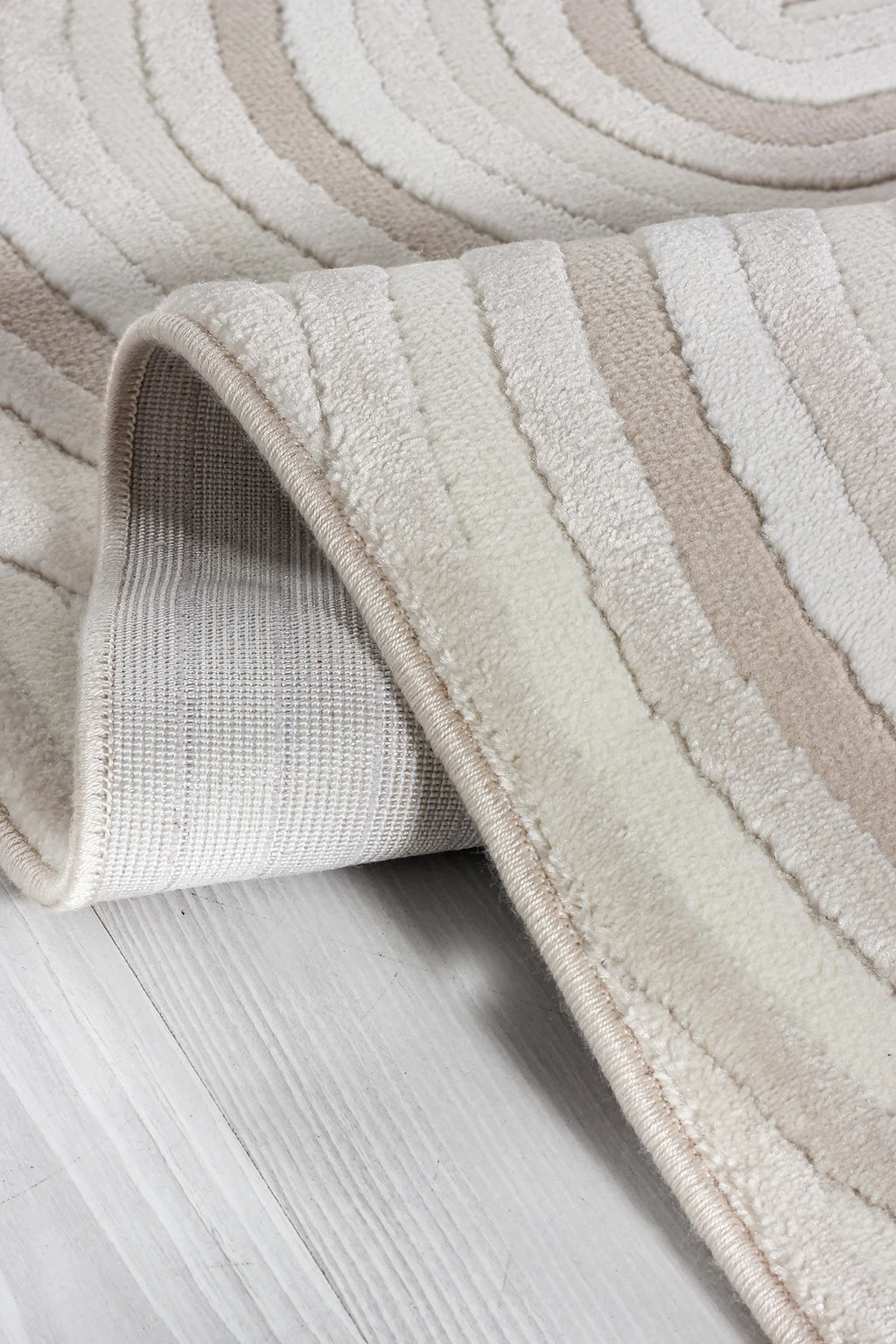 Krem ve bej soft dokulu modern salon halısı, makine halısı yumuşak yolluk