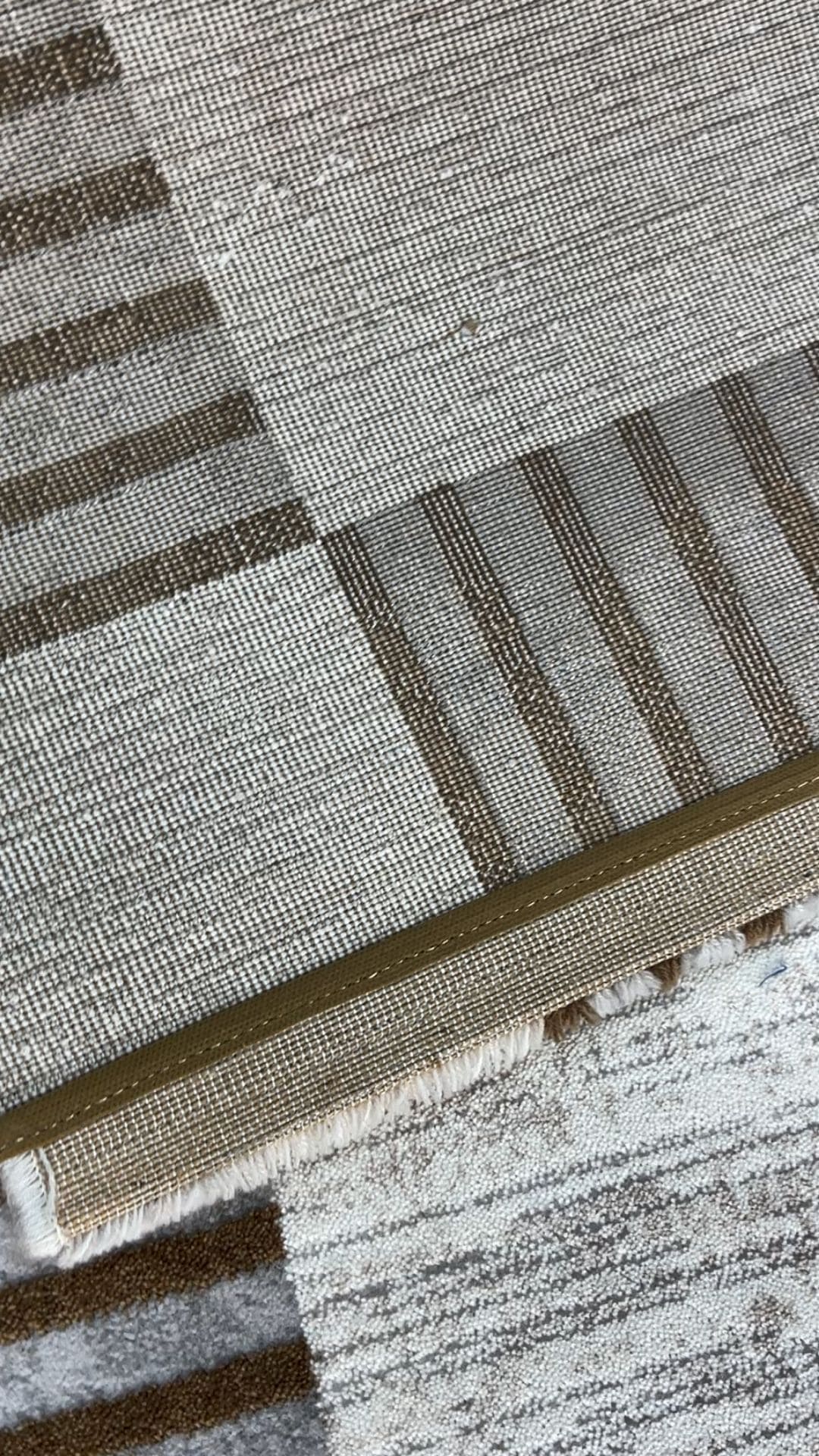 Zev Stone Serisi Çizgili Bordürlü Akrilik Halı st005 Krem 150x230 - %60 İndirimli Outlet