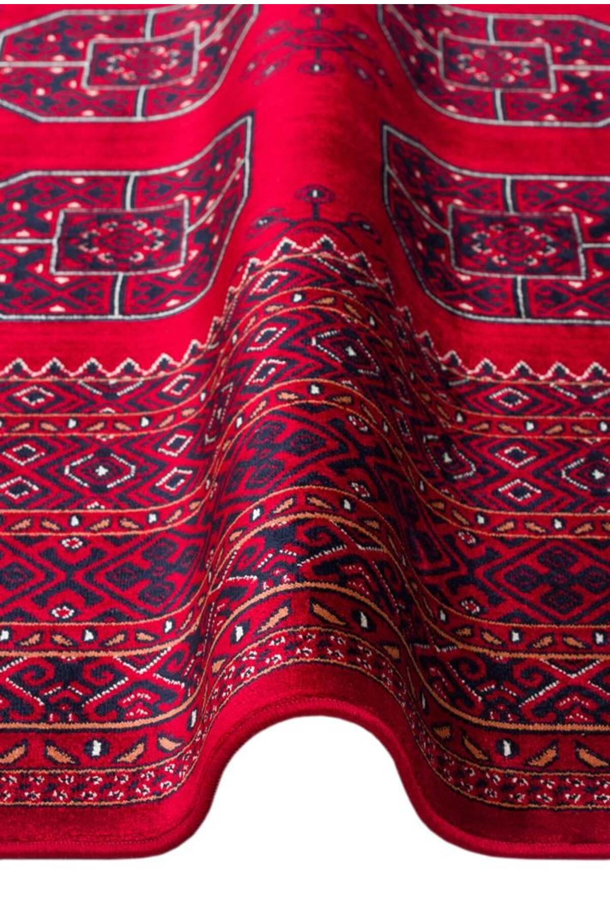 Kırmızı Afgan halısı, geleneksel geometrik desenlerle, detaylı işlemeli tekstil