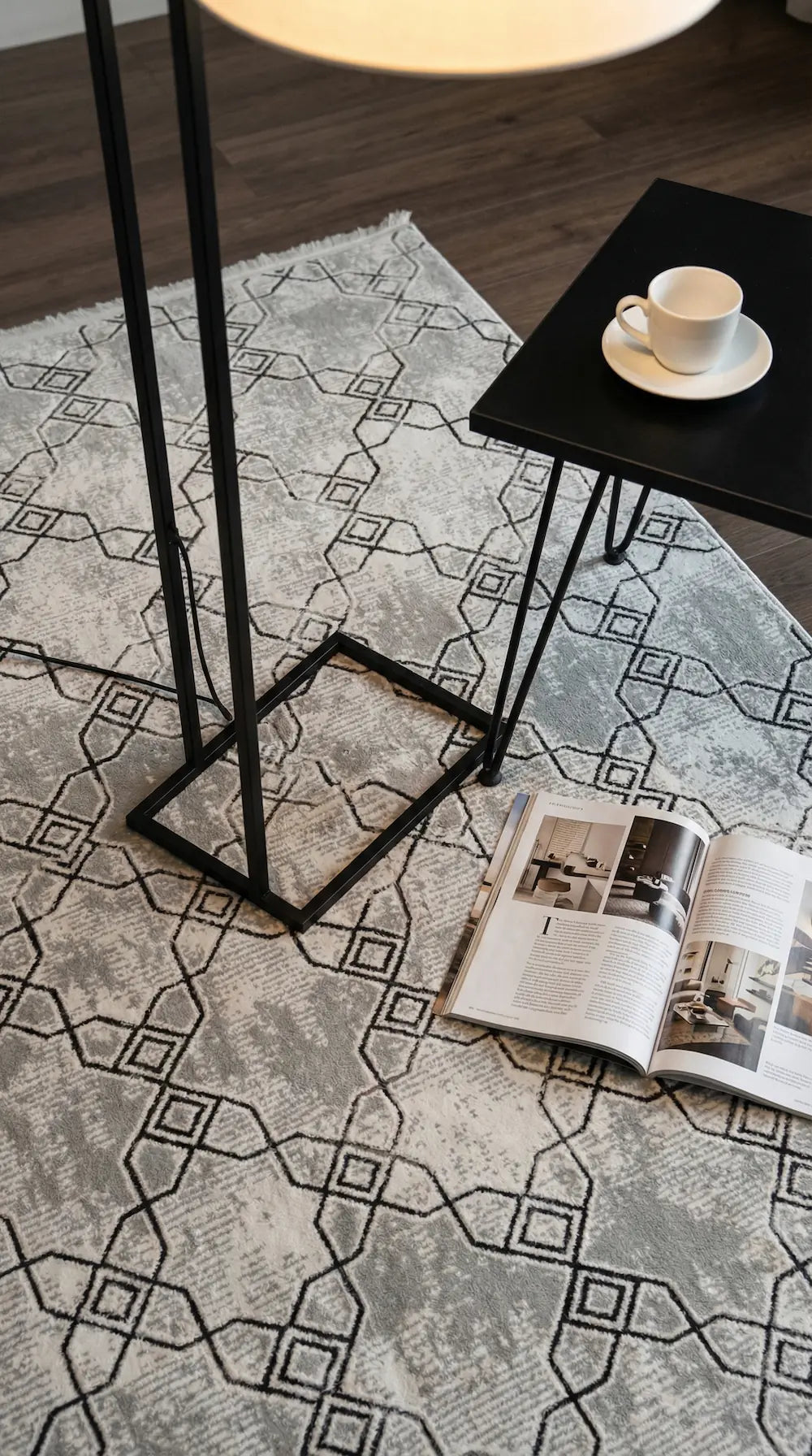 Zev Halı NK009 | Geometrik Kafes Desenli Makinede Yıkanabilir Kaymaz Taban Modern Halı