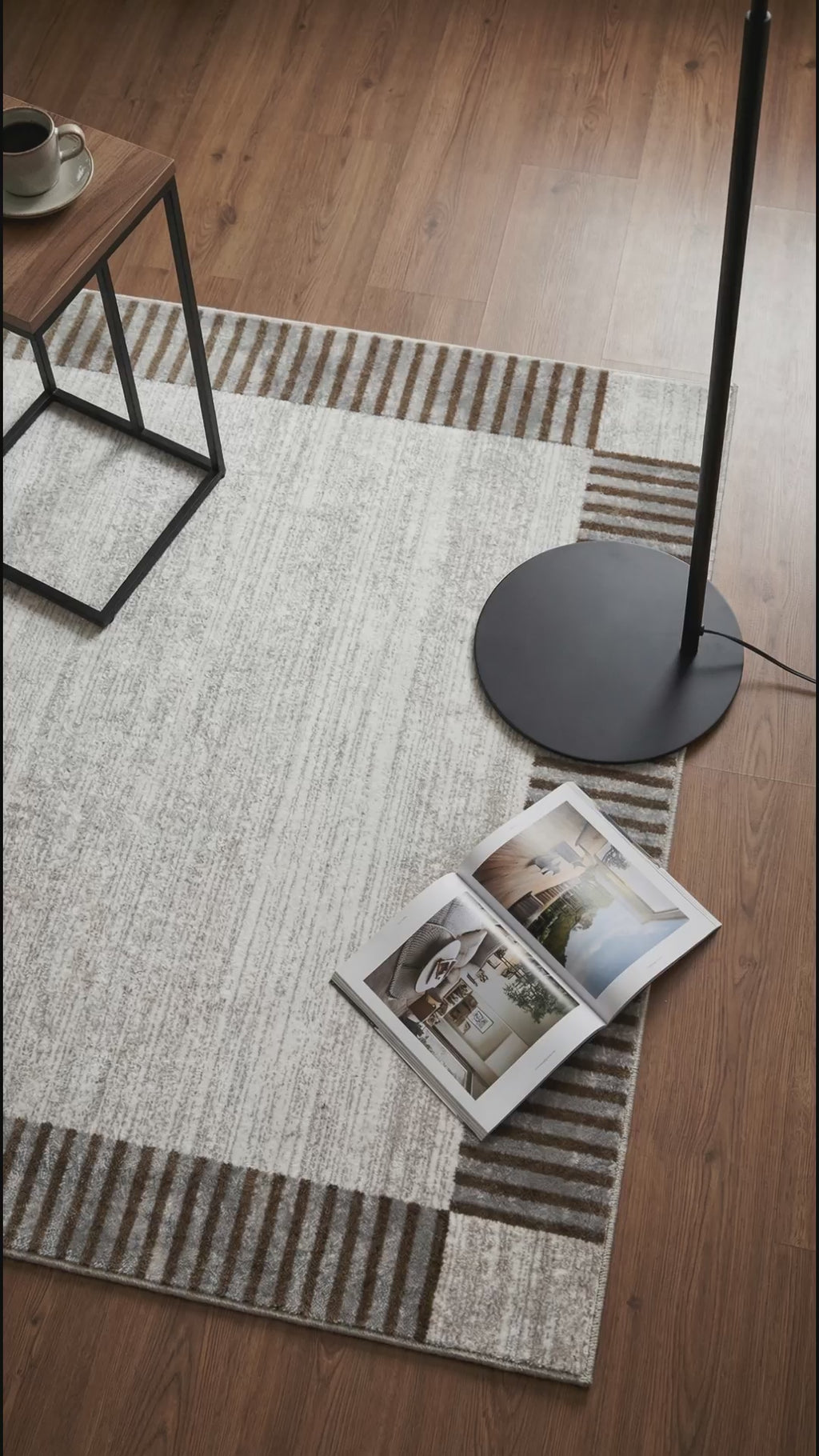 سجادة زيف ستون سيريز مخططة بحواف من الأكريليك، موديل st005، لون كريمي، مقاس 150×230 سم - خصم 60% في المتجر