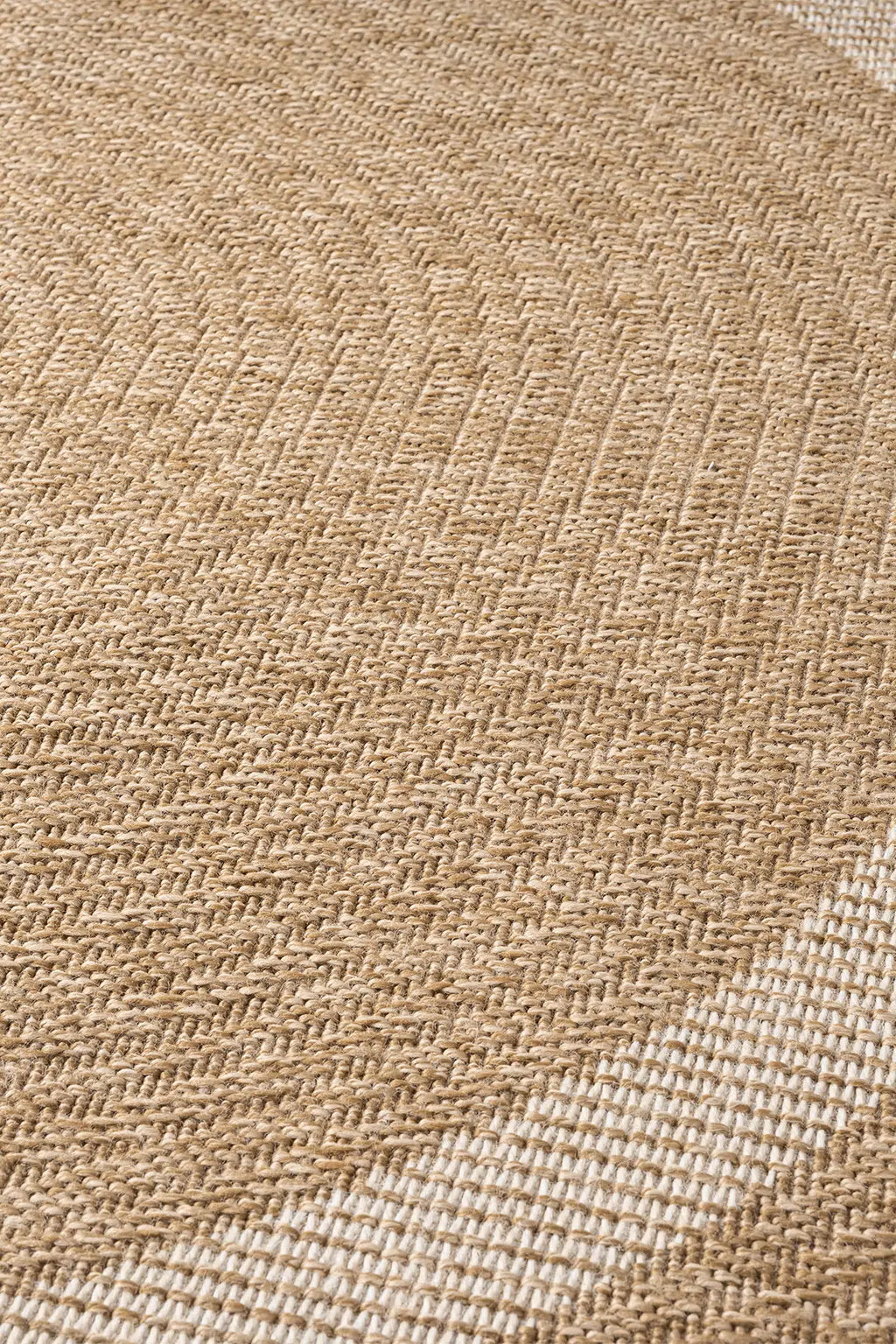 Zev Keten: Sanatsal Köşeler İçin İdeal Yuvarlak Dekoratif Halı