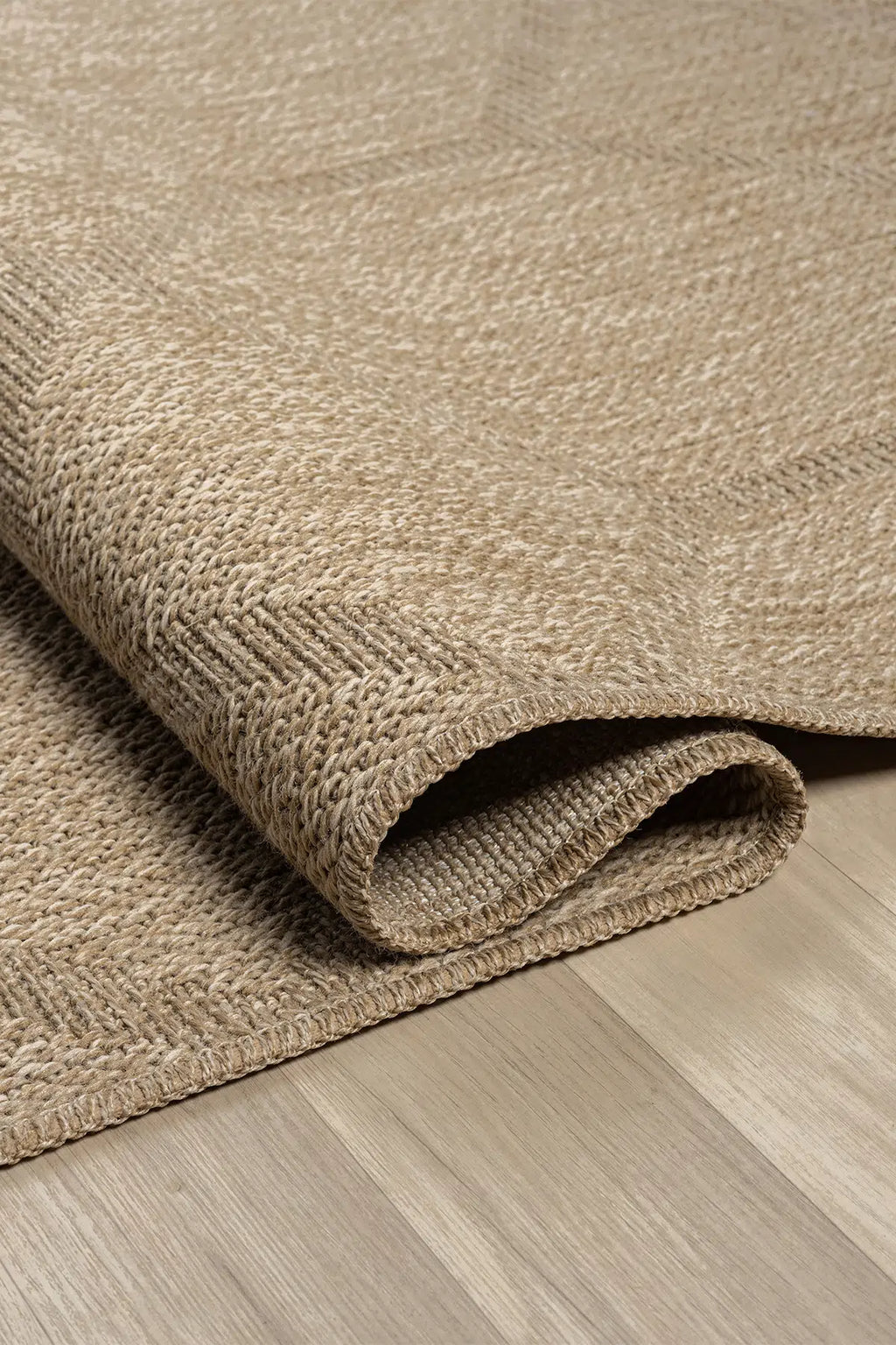 Zev Keten: Mekanın Merkezini Belirleyen Yuvarlak Özel Kesim Halı Özel Ölçü ✂