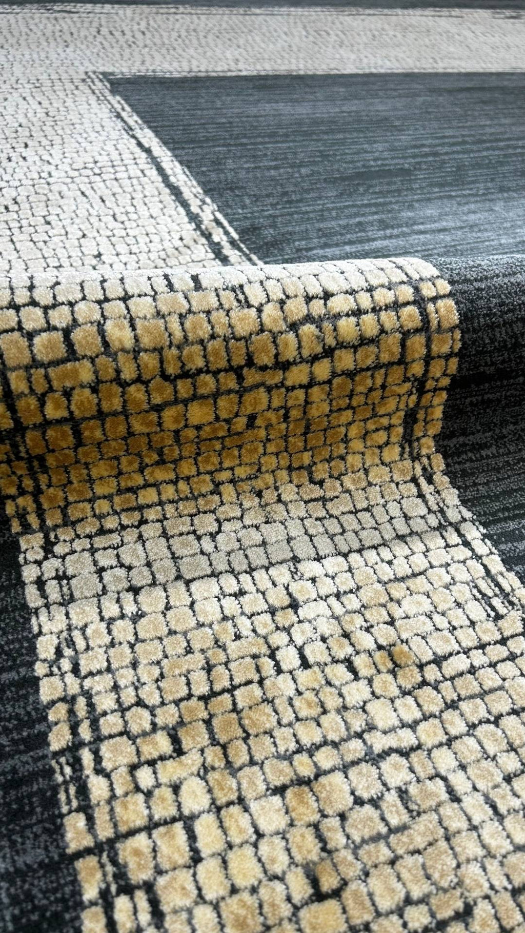 Zev Dark Serisi Zümrüt Siyahı Hardal Sarı Detaylı Çerçeveli Triko Akrilik Salon Halısı- %60 Fırsat Outlet st024  160x230