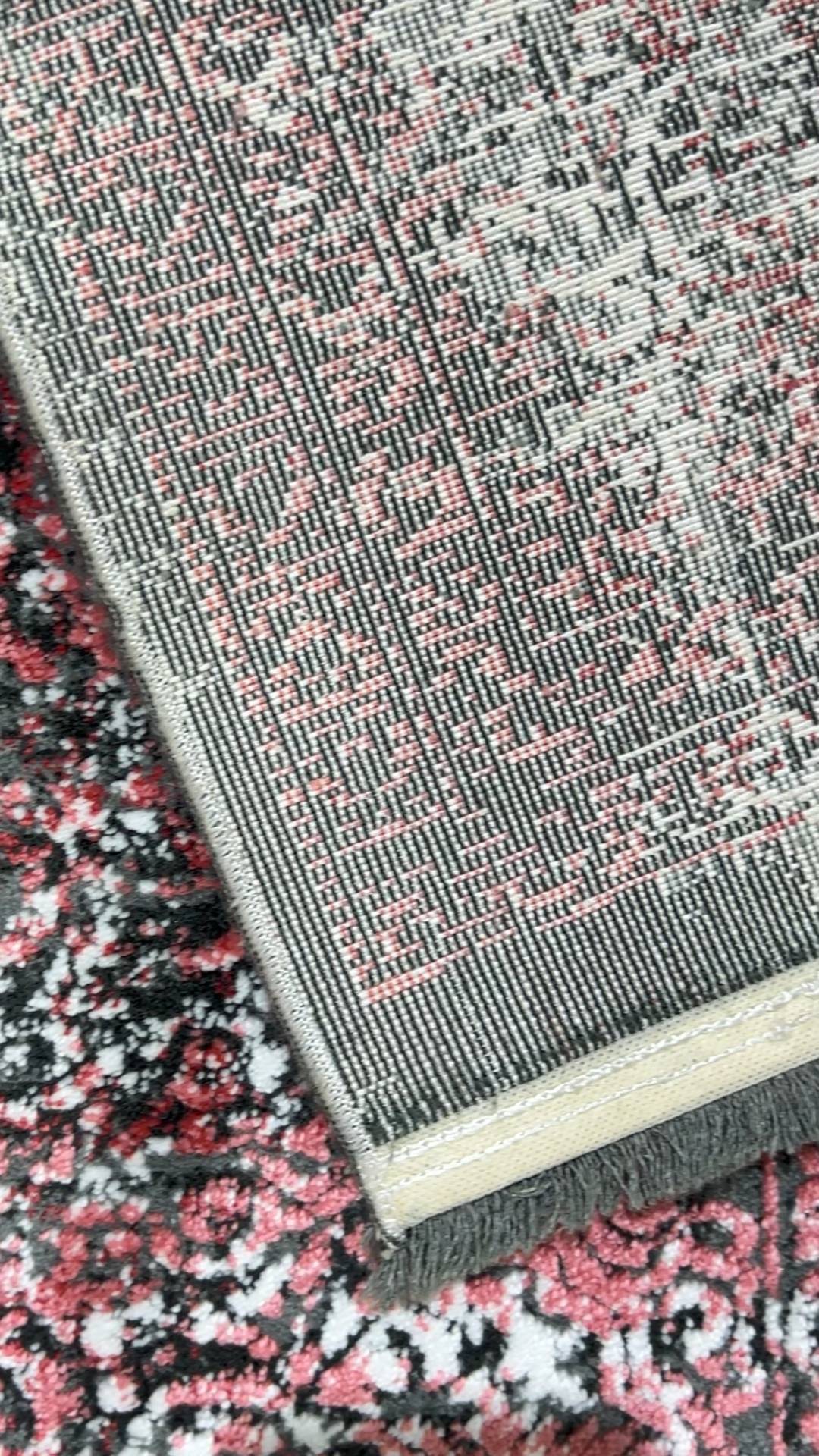 سجادة زيف دارك سيريز: سجادة أكريليك بنقشة مركزية باللون الأسود الزمردي - خصم 60% على سجادة غرفة المعيشة والمطبخ st018 مقاس 160x230