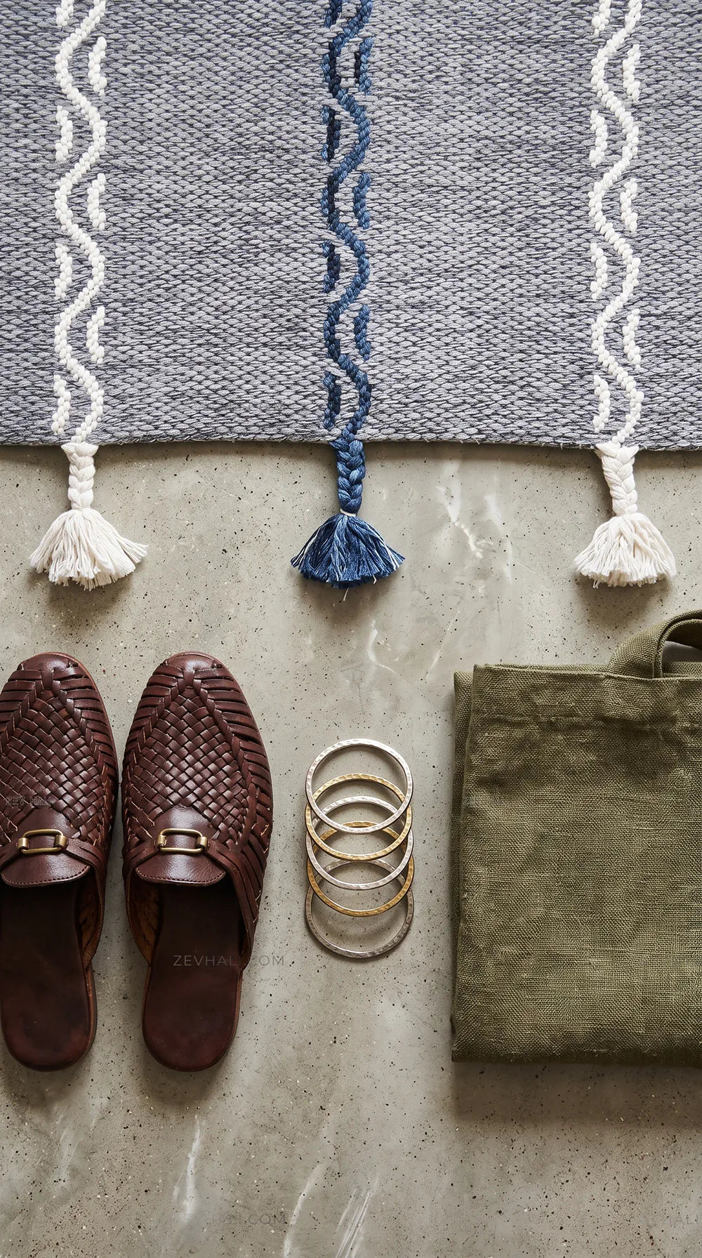 Zev Halı Vincents Colors Koyu Gri Dalgalı Çizgili Püsküllü Kilim VC08 160x200