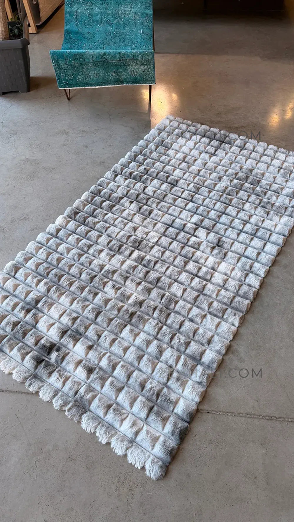 Zev Halı Nerm Batik Gri Kaymaz Keten Taban Yıkanabilir Tüy Dökmeyen Peluş Halı NR07