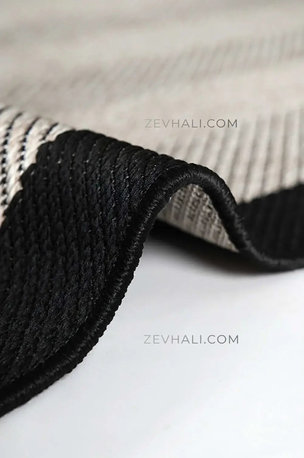 Zev Halı Sisal Plus Bej Siyah Balıksırtı Çerçeveli Makinede Yıkanabilir Salon Halısı ZS08 | Sisal Halı | Zev Halı
