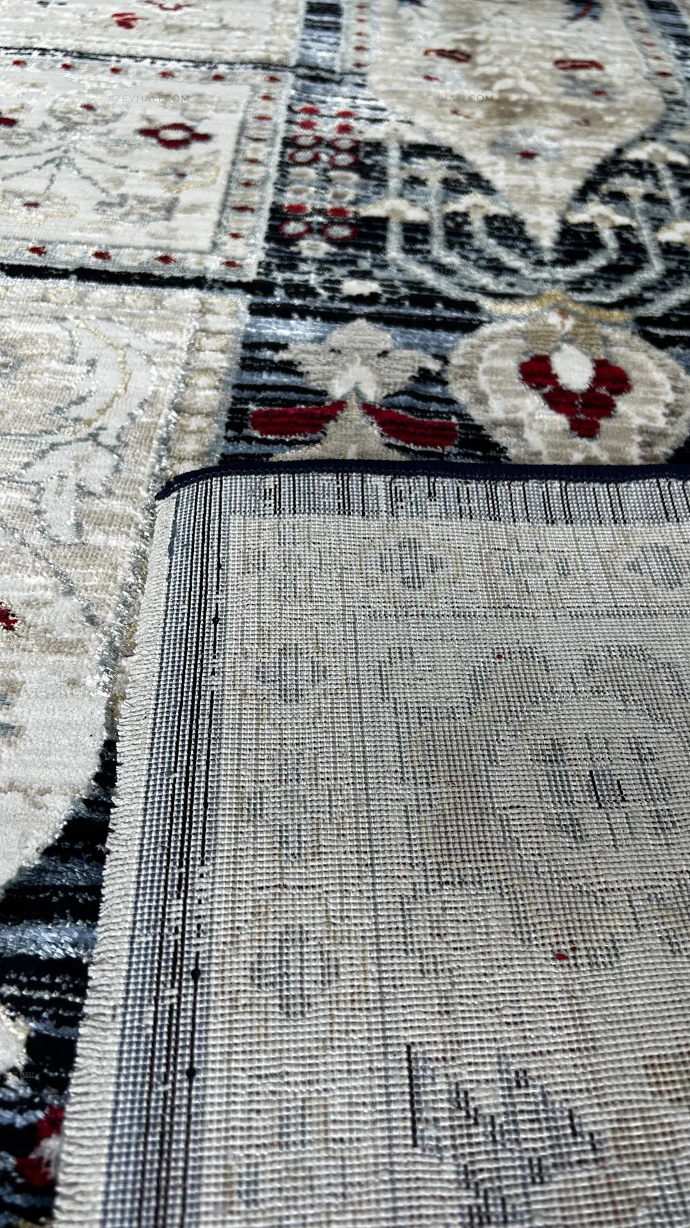 Zev Halı Vintage Krem Lacivert Bordo Karo Desenli Parlak Tuşeli İnce Halı VT15